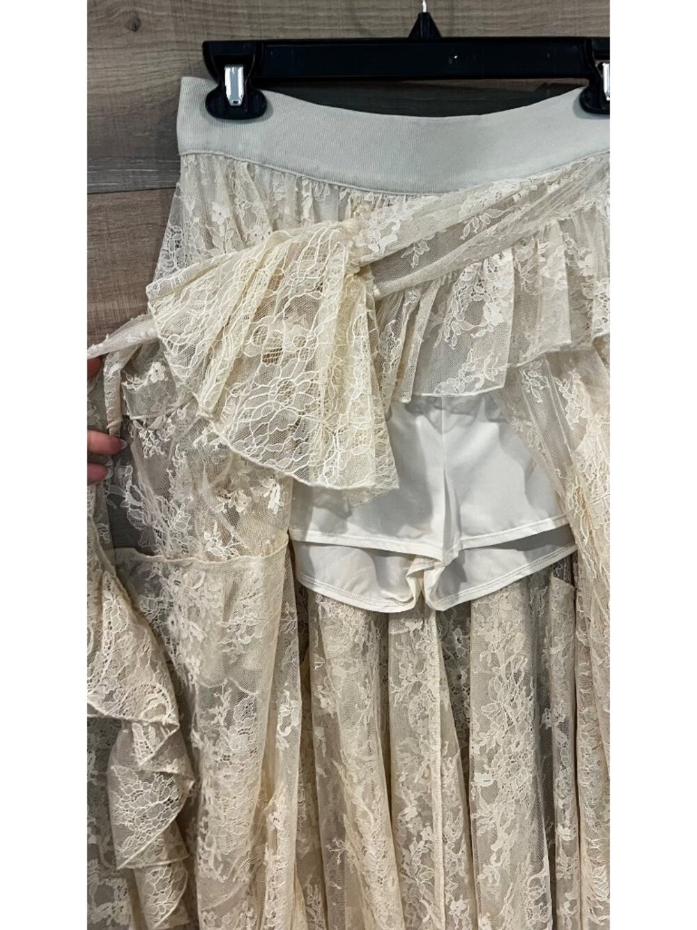 Alice + Olivia Karys Mixed Media beige Asymmetric Maxi Skirt size 2 - Picture 5 of 10